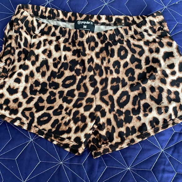 Animal print shorts - Picture 3 of 5